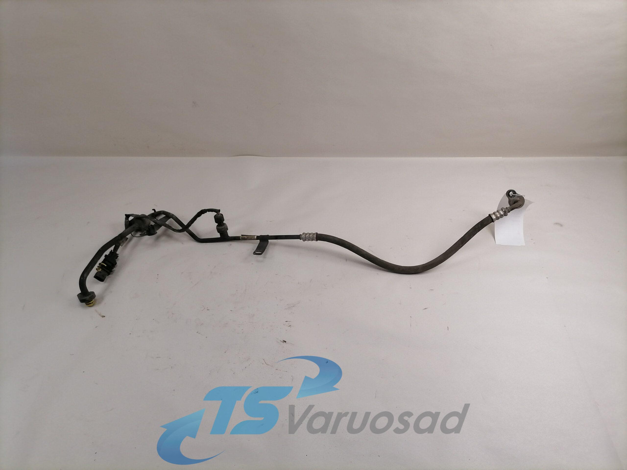 Volvo A/C pipe 84180959 - Chauffage/ Ventilation pour Camion: photos 1 Volvo A/C pipe 84180959 - Chauffage/ Ventilation pour Camion: photos 1
