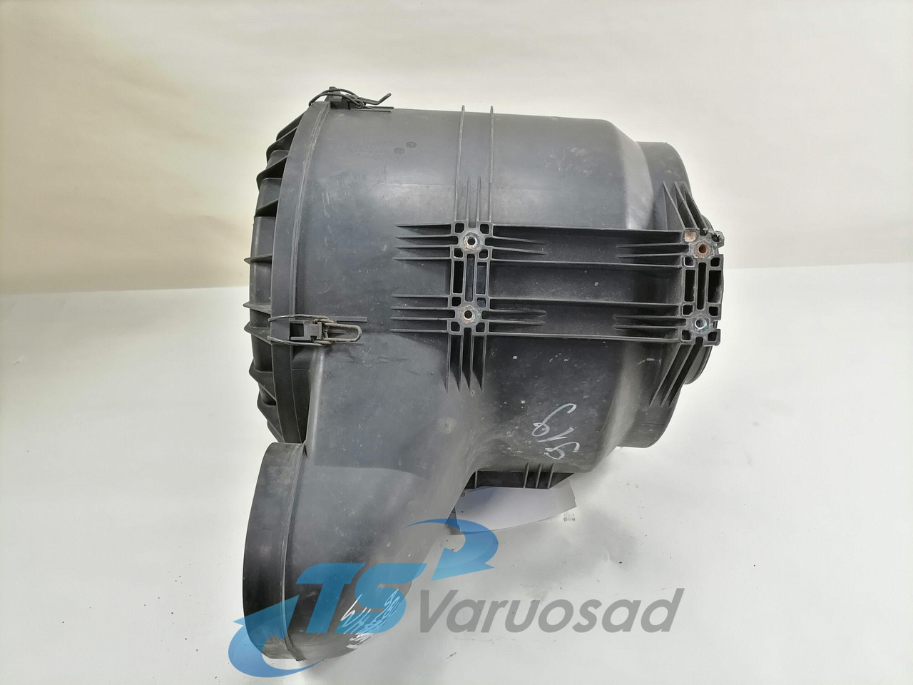 Volvo Air filter housing 21115476 - Système d'admission d'air pour Camion: photos 3 Volvo Air filter housing 21115476 - Système d'admission d'air pour Camion: photos 3