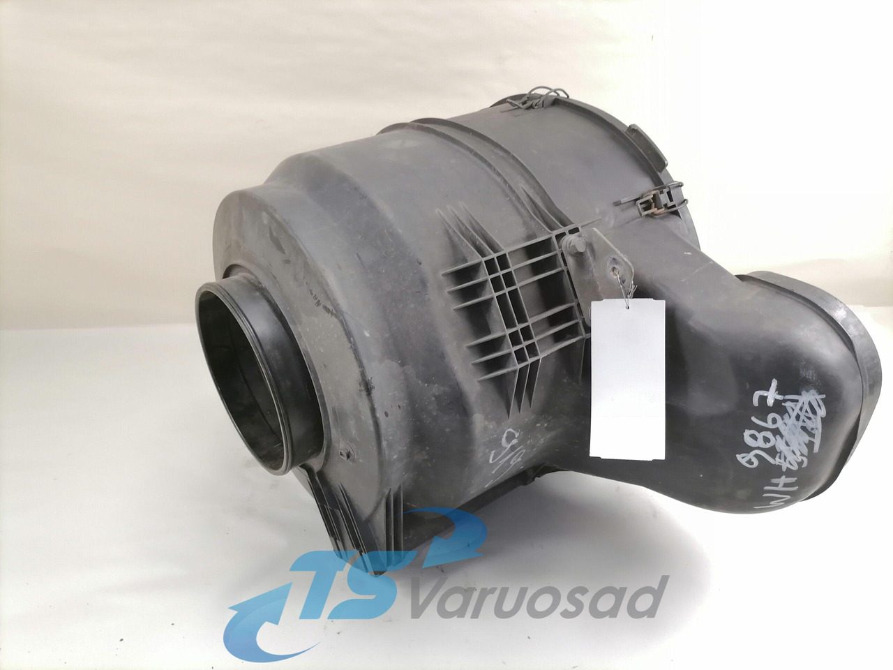Volvo Air filter housing 21115476 - Système d'admission d'air pour Camion: photos 4 Volvo Air filter housing 21115476 - Système d'admission d'air pour Camion: photos 4
