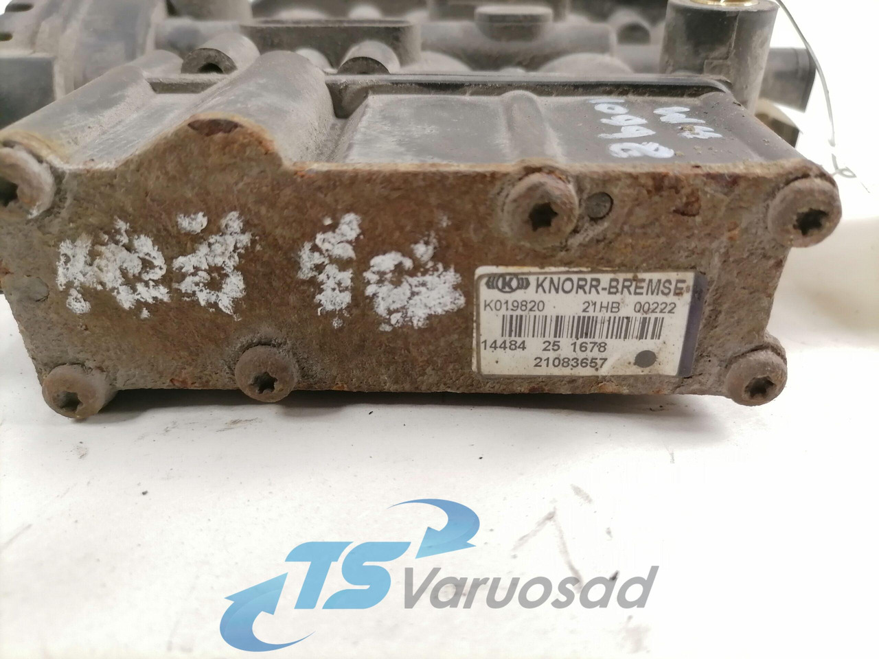 Volvo Air suspension control valve, ECAS 21083657 - Valve de frein pour Camion: photos 4 Volvo Air suspension control valve, ECAS 21083657 - Valve de frein pour Camion: photos 4