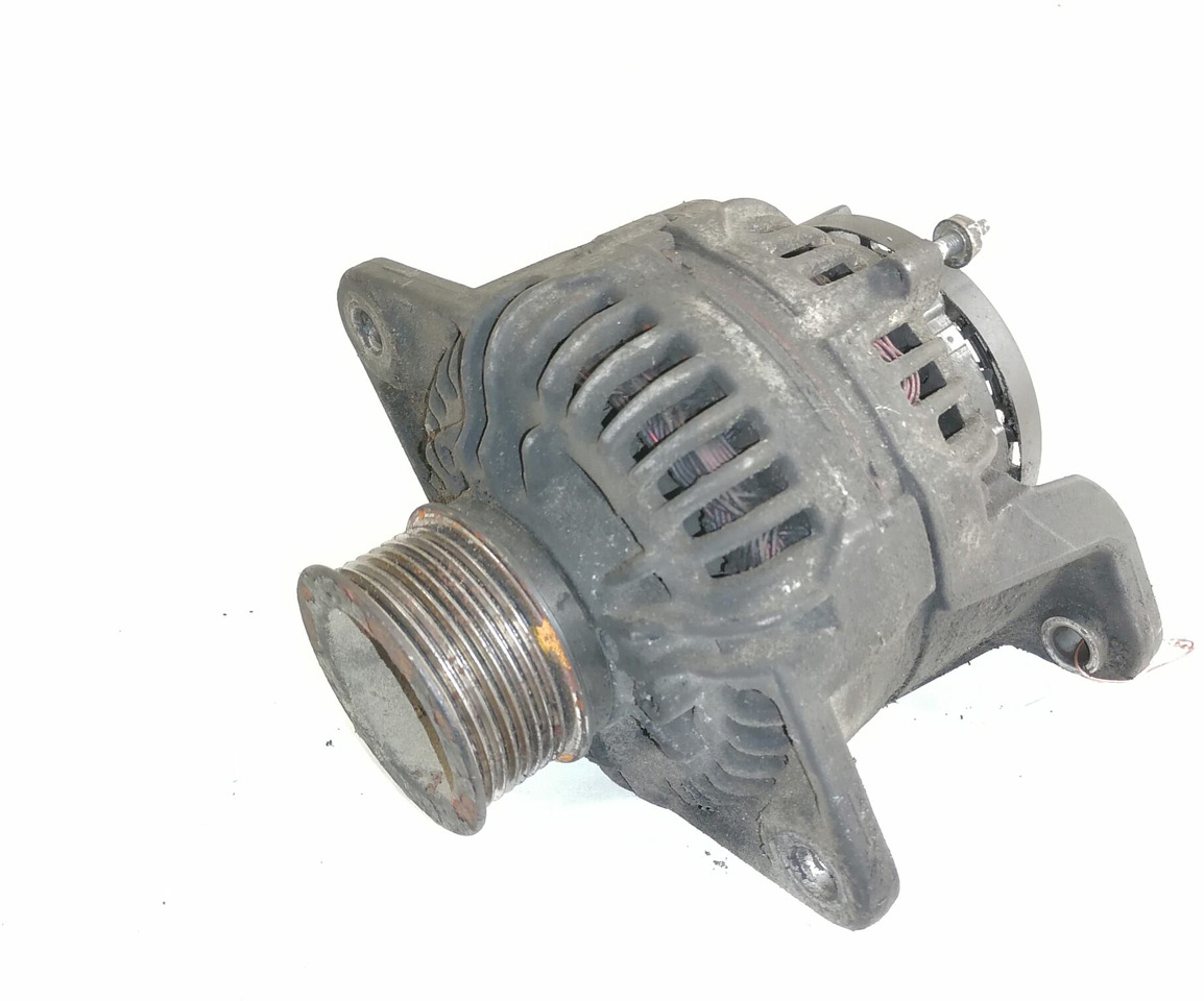 Volvo Alternator 20741686 - Alternateur pour Camion: photos 1 Volvo Alternator 20741686 - Alternateur pour Camion: photos 1