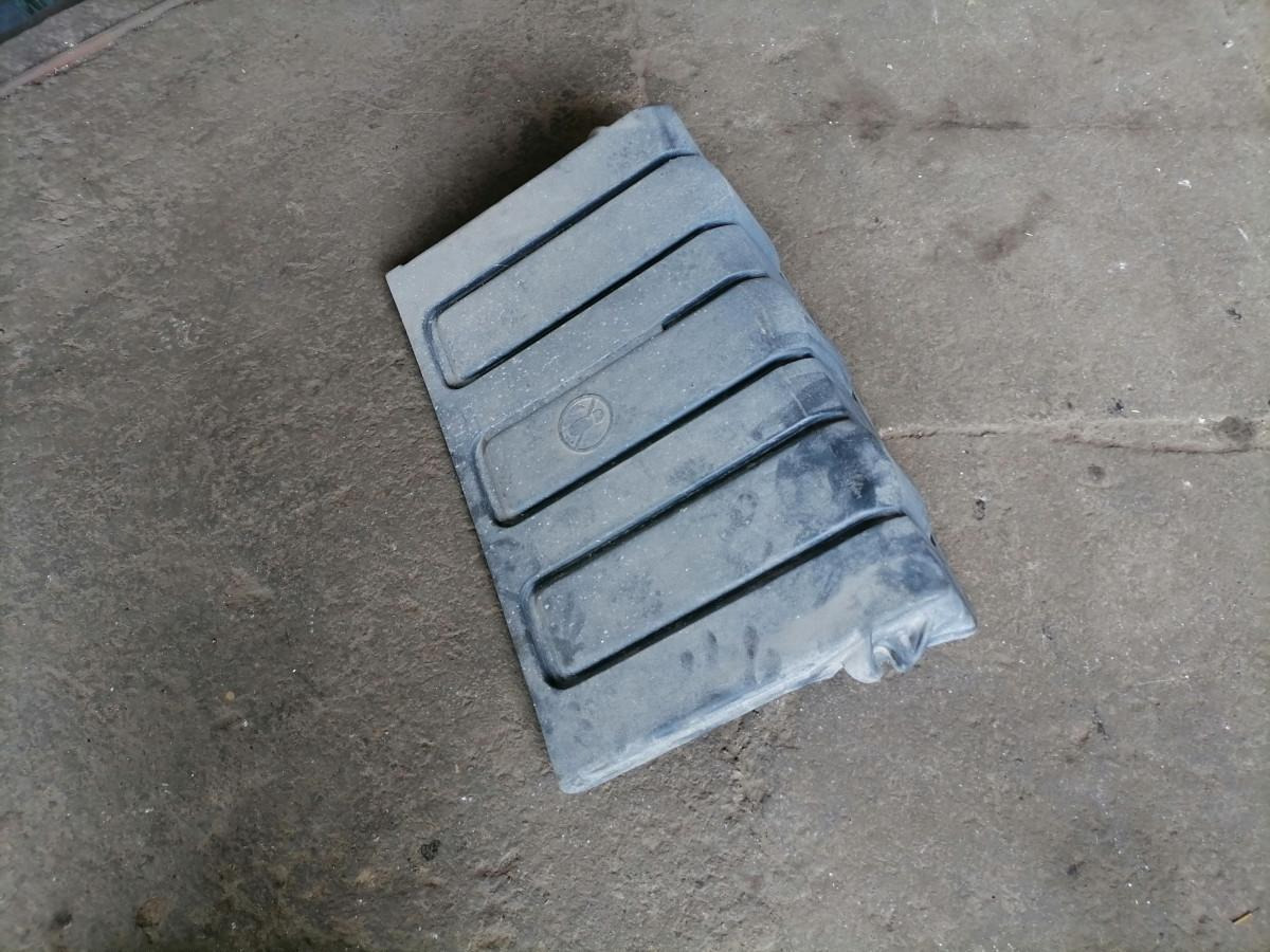 Volvo Battery cover 20947987 - Accumulateur pour Camion: photos 3 Volvo Battery cover 20947987 - Accumulateur pour Camion: photos 3