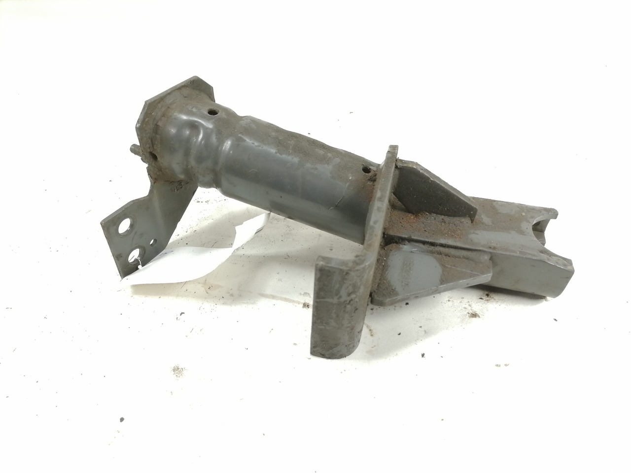 Volvo Bumper bracket 82928883 - Pare-chocs pour Camion: photos 2 Volvo Bumper bracket 82928883 - Pare-chocs pour Camion: photos 2