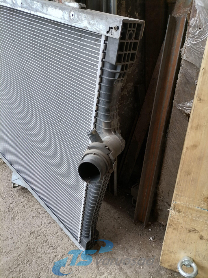 Volvo Cooling radiator 65479 - Radiateur pour Camion: photos 4 Volvo Cooling radiator 65479 - Radiateur pour Camion: photos 4