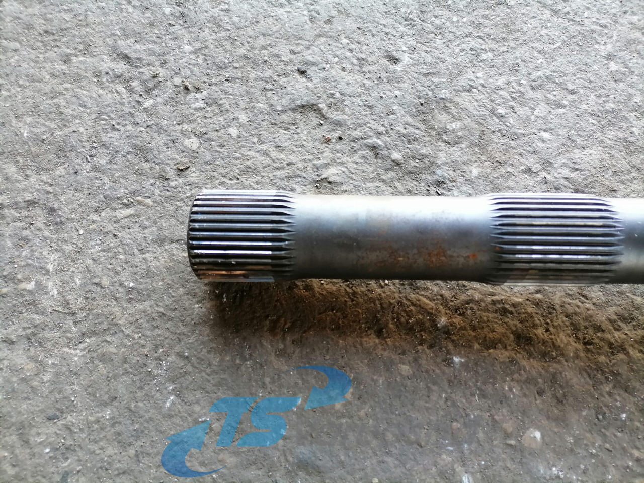 Volvo Drive shaft 3152147 - Demi arbre pour Camion: photos 2 Volvo Drive shaft 3152147 - Demi arbre pour Camion: photos 2