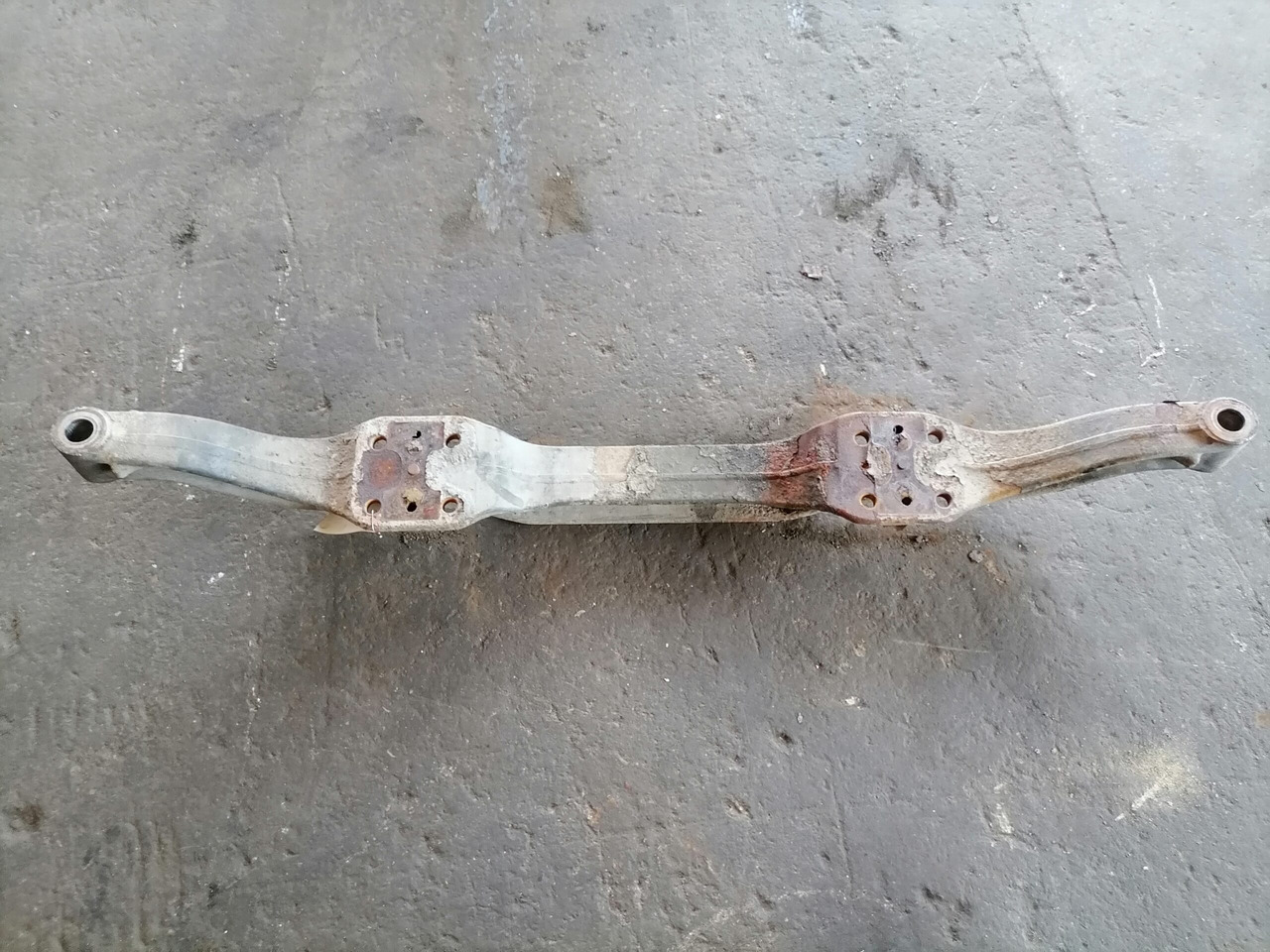 Volvo First axel housing 20581073 - Essieu avant pour Camion: photos 3 Volvo First axel housing 20581073 - Essieu avant pour Camion: photos 3