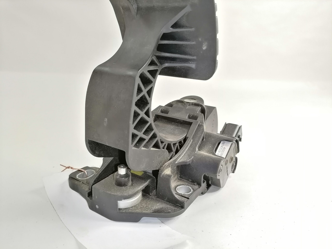 Volvo Gaasipedaal reostaadiga 84541221 - Système de carburant pour Camion: photos 2 Volvo Gaasipedaal reostaadiga 84541221 - Système de carburant pour Camion: photos 2