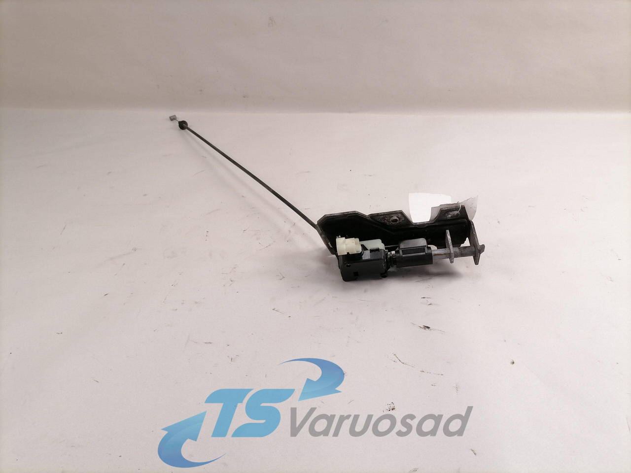 Volvo Iluvõre lukk 82208559 - Calandre pour Camion: photos 1 Volvo Iluvõre lukk 82208559 - Calandre pour Camion: photos 1