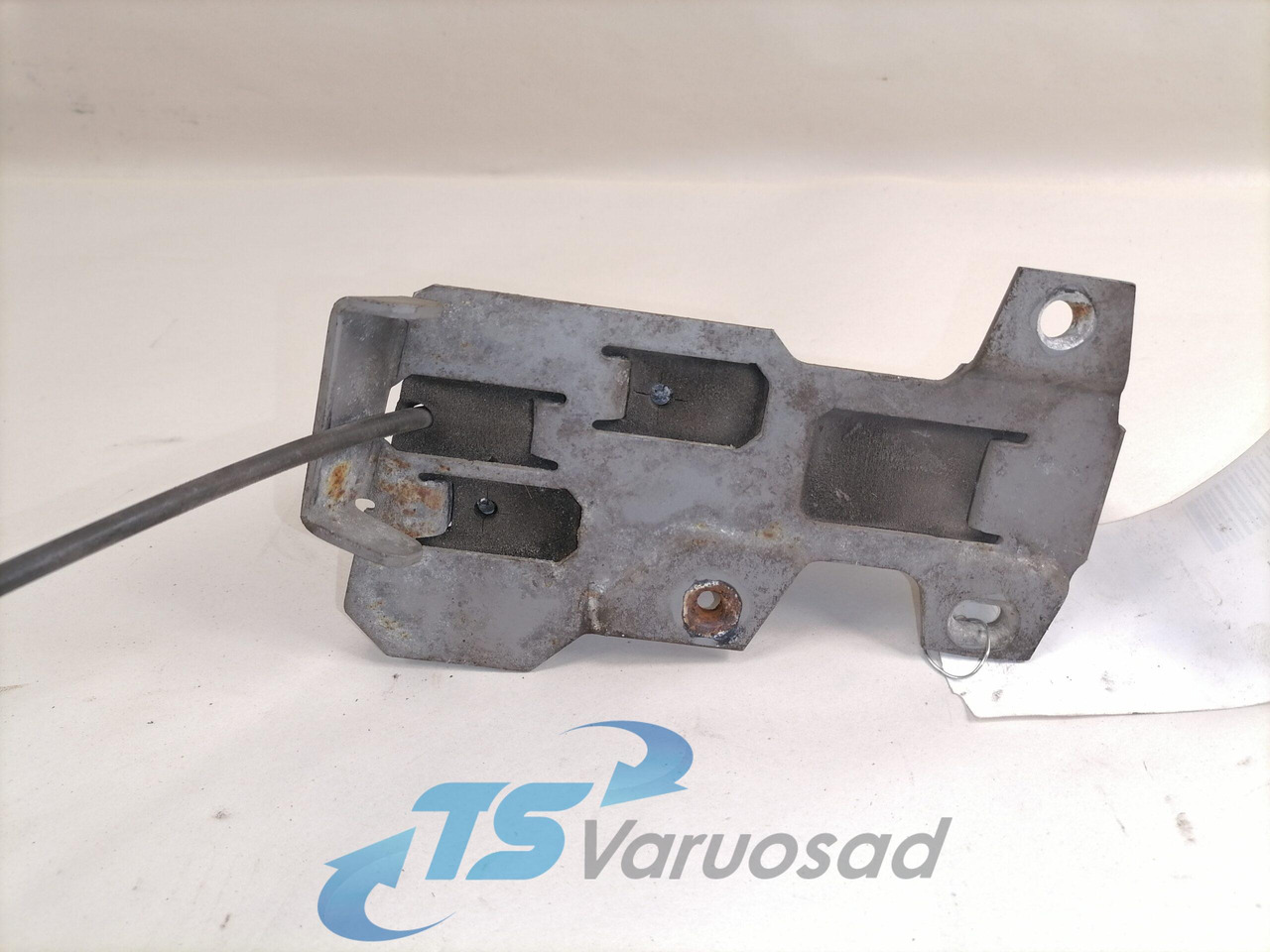 Volvo Iluvõre lukk 82208559 - Calandre pour Camion: photos 2 Volvo Iluvõre lukk 82208559 - Calandre pour Camion: photos 2