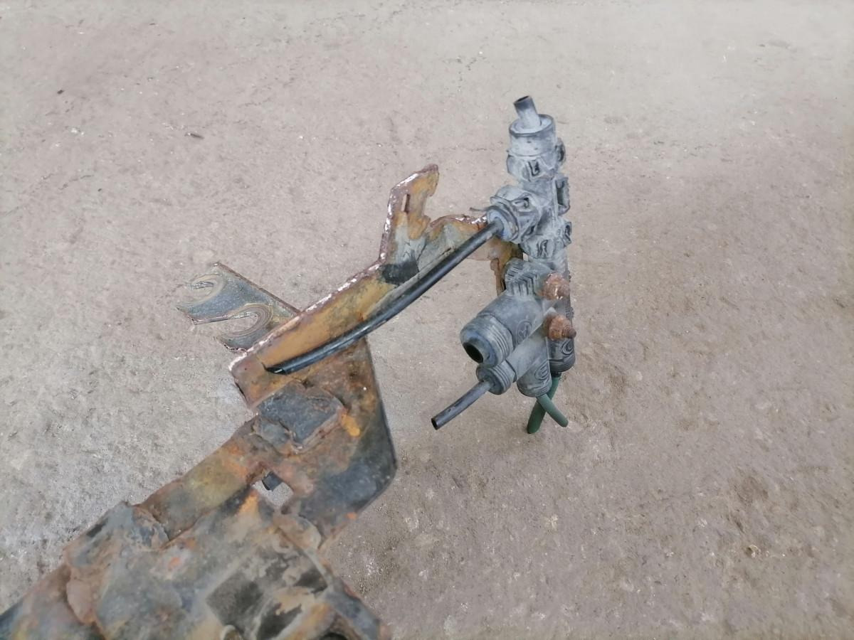 Volvo Juhtmestiku kandur 22006696 - Pièce universelle pour Camion: photos 4 Volvo Juhtmestiku kandur 22006696 - Pièce universelle pour Camion: photos 4