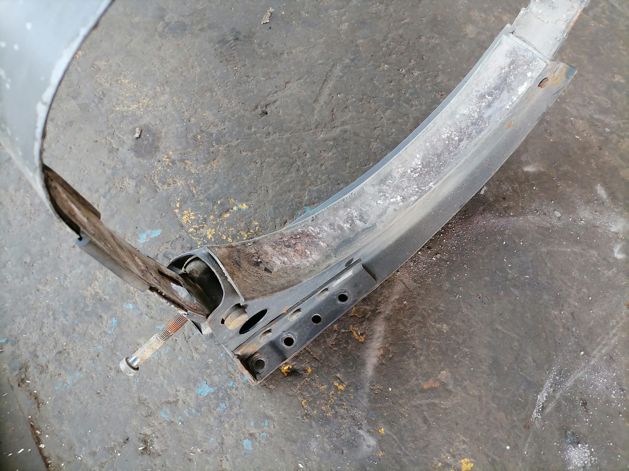 Volvo Kütusepaagi kandur, Volvo 20526488 - Réservoir de carburant pour Camion: photos 5 Volvo Kütusepaagi kandur, Volvo 20526488 - Réservoir de carburant pour Camion: photos 5