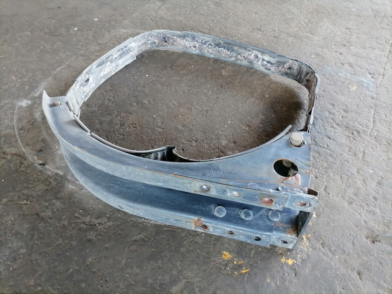 Volvo Kütusepaagi kandur, Volvo 20526488 - Réservoir de carburant pour Camion: photos 2 Volvo Kütusepaagi kandur, Volvo 20526488 - Réservoir de carburant pour Camion: photos 2