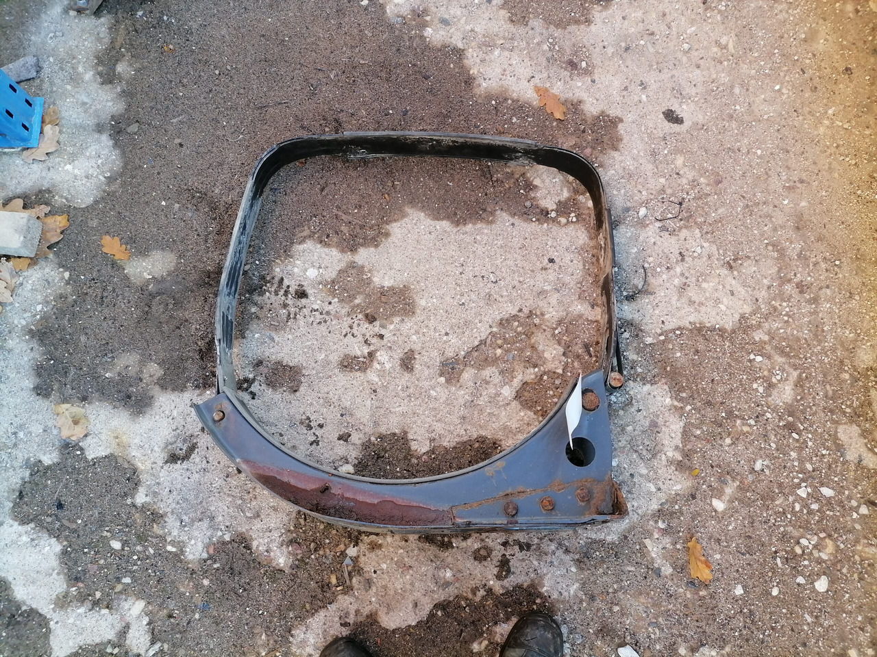 Volvo Kütusepaagi kandur, Volvo 20721537 - Réservoir de carburant pour Camion: photos 1 Volvo Kütusepaagi kandur, Volvo 20721537 - Réservoir de carburant pour Camion: photos 1