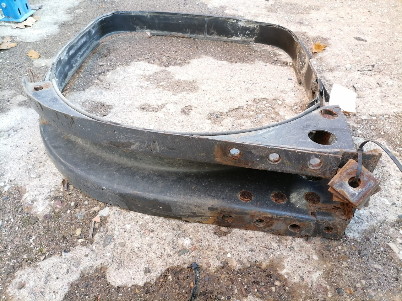 Volvo Kütusepaagi kandur, Volvo 20721537 - Réservoir de carburant pour Camion: photos 2 Volvo Kütusepaagi kandur, Volvo 20721537 - Réservoir de carburant pour Camion: photos 2