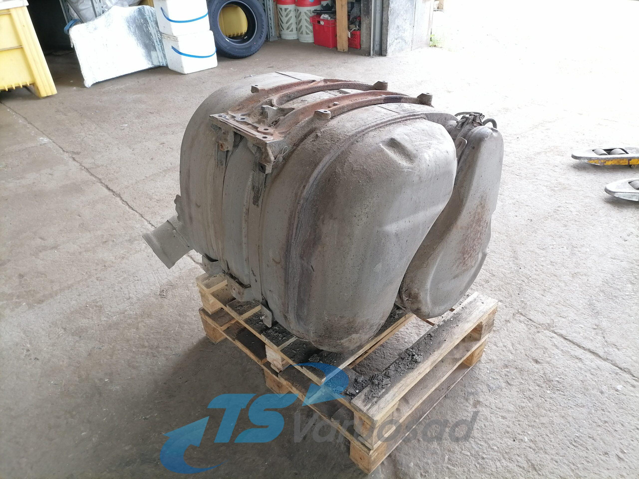 Volvo Muffler 21364822 - Silencieux pour Camion: photos 3 Volvo Muffler 21364822 - Silencieux pour Camion: photos 3