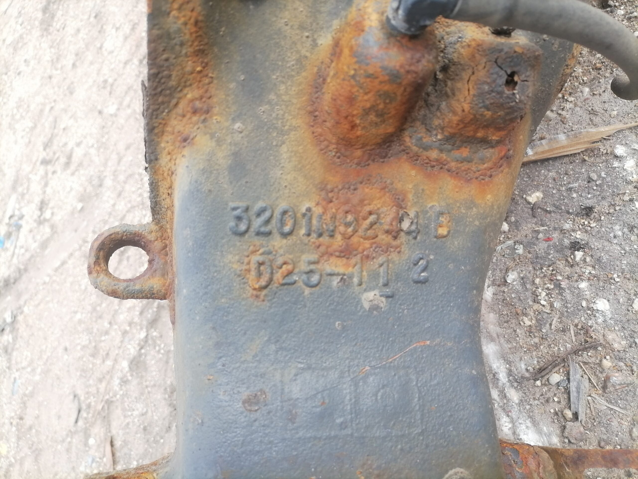 Volvo Rear axel housing 3201N9244B - Essieu et pièces pour Camion: photos 3 Volvo Rear axel housing 3201N9244B - Essieu et pièces pour Camion: photos 3