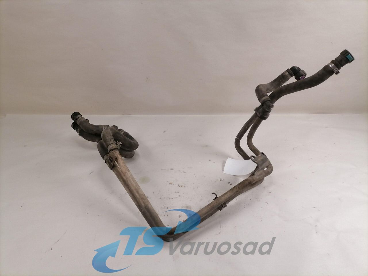 Volvo Salongisoojendus torud 21913681 - Chauffage/ Ventilation pour Camion: photos 1 Volvo Salongisoojendus torud 21913681 - Chauffage/ Ventilation pour Camion: photos 1