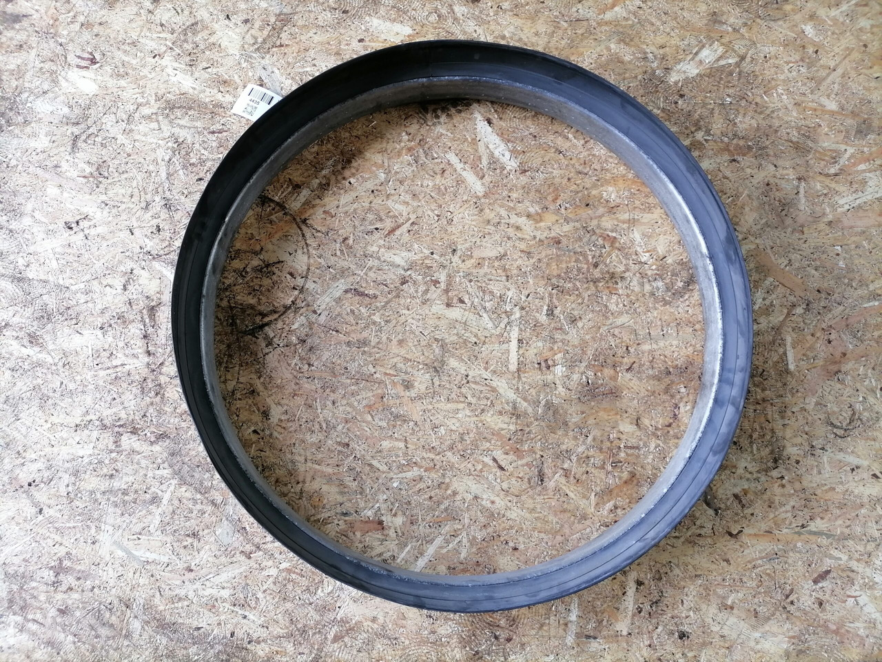 Volvo Ventilaatori metallrõngas 22134195 - Radiateur pour Camion: photos 3 Volvo Ventilaatori metallrõngas 22134195 - Radiateur pour Camion: photos 3