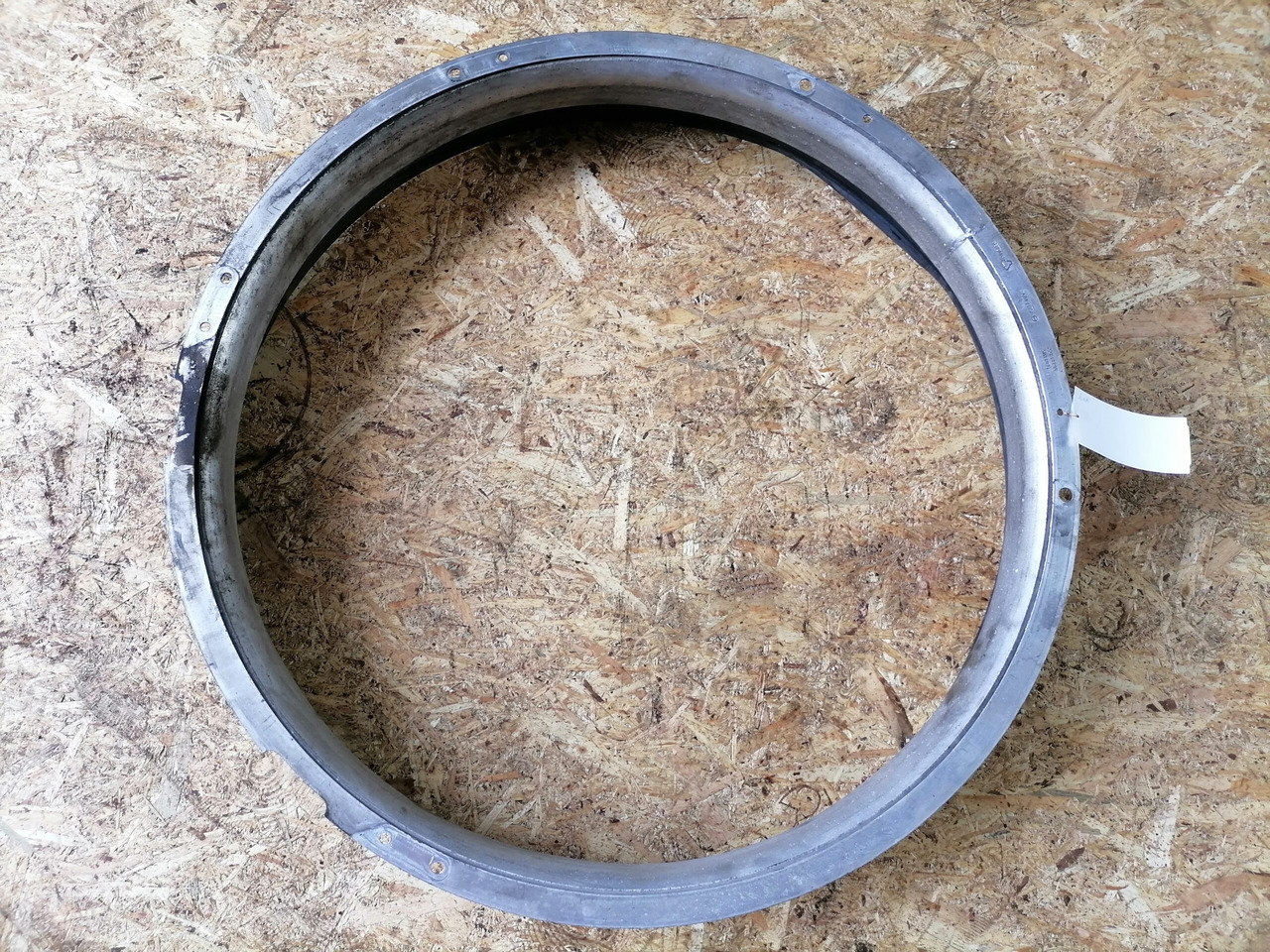 Volvo Ventilaatori metallrõngas 22134195 - Radiateur pour Camion: photos 4 Volvo Ventilaatori metallrõngas 22134195 - Radiateur pour Camion: photos 4