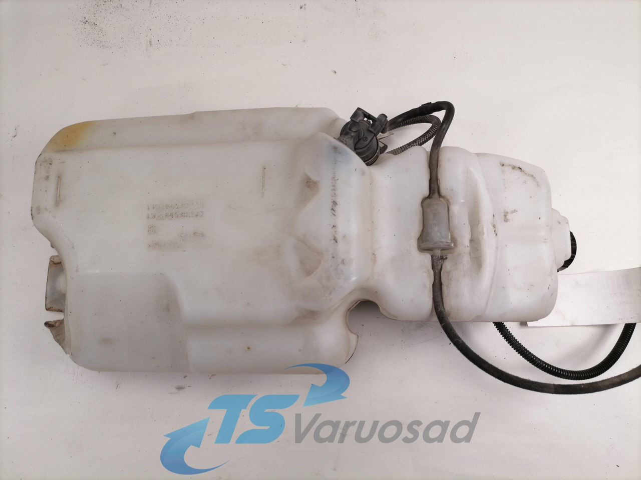 Volvo Windscreen washer fluid tank 84530119 - Essuie-glace pour Camion: photos 3 Volvo Windscreen washer fluid tank 84530119 - Essuie-glace pour Camion: photos 3