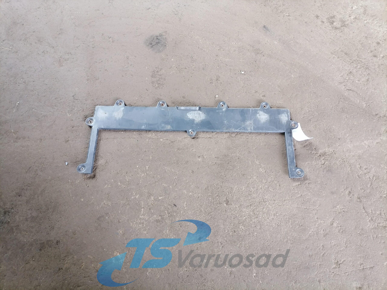 Volvo plastic 82153140 - Calandre pour Camion: photos 1 Volvo plastic 82153140 - Calandre pour Camion: photos 1