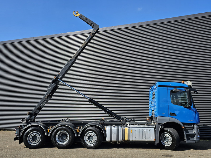Mercedes-Benz Antos 3546 / 8x2/6 / HOOKLIFT / ABROLLKIPPER - Camion ampliroll: photos 5 Mercedes-Benz Antos 3546 / 8x2/6 / HOOKLIFT / ABROLLKIPPER - Camion ampliroll: photos 5