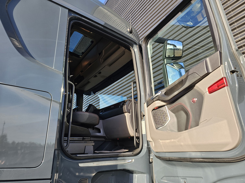 Tracteur routier Scania S730 V8 6x4 / HYDRAULIC / FULL AIR / RETARDER: photos 20 Tracteur routier Scania S730 V8 6x4 / HYDRAULIC / FULL AIR / RETARDER: photos 20