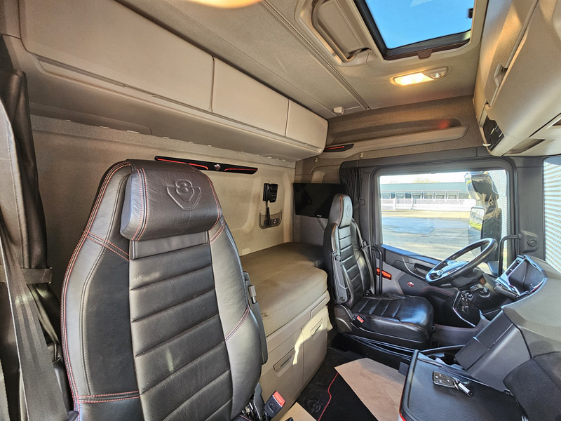 Tracteur routier Scania S730 V8 6x4 / HYDRAULIC / FULL AIR / RETARDER: photos 12 Tracteur routier Scania S730 V8 6x4 / HYDRAULIC / FULL AIR / RETARDER: photos 12