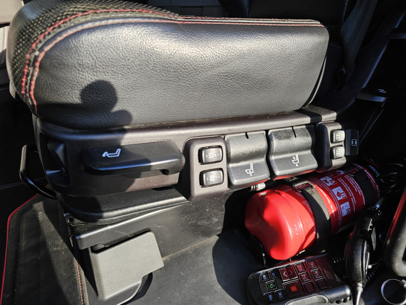 Tracteur routier Scania S730 V8 6x4 / HYDRAULIC / FULL AIR / RETARDER: photos 13 Tracteur routier Scania S730 V8 6x4 / HYDRAULIC / FULL AIR / RETARDER: photos 13