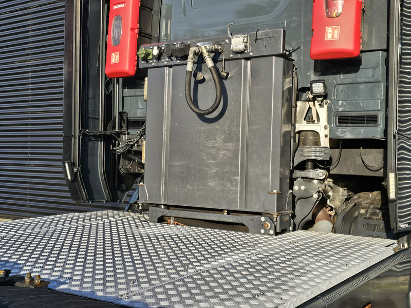 Tracteur routier Scania S730 V8 6x4 / HYDRAULIC / FULL AIR / RETARDER: photos 9 Tracteur routier Scania S730 V8 6x4 / HYDRAULIC / FULL AIR / RETARDER: photos 9