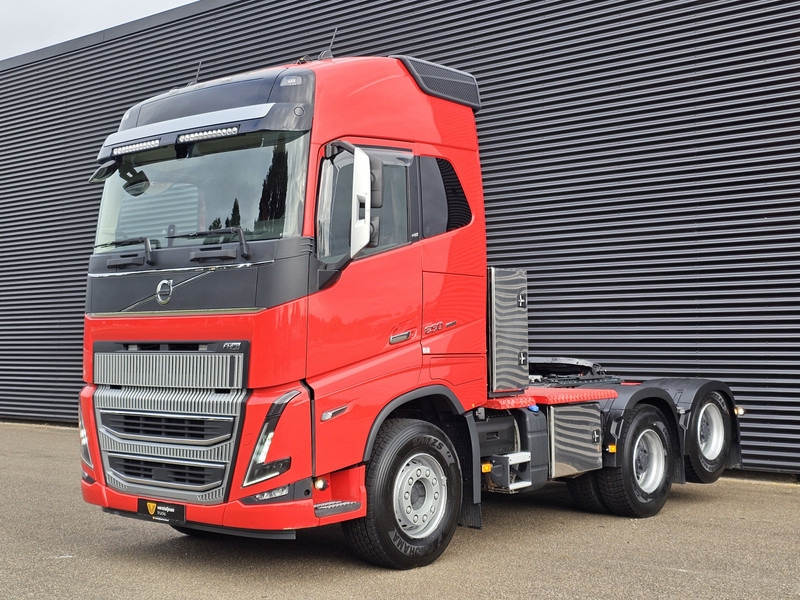 Volvo FH 16 650 / 6x4 BOOGIE / HYDRAULIC / RETARDER / 100T - Tracteur routier: photos 1 Volvo FH 16 650 / 6x4 BOOGIE / HYDRAULIC / RETARDER / 100T - Tracteur routier: photos 1