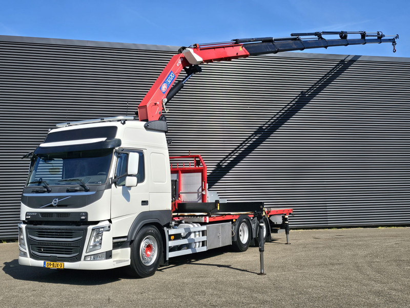 Volvo FM 500 6x2 / HMF 32 T/M CRANE / KRAN - Camion plateau, Camion grue: photos 1 Volvo FM 500 6x2 / HMF 32 T/M CRANE / KRAN - Camion plateau, Camion grue: photos 1
