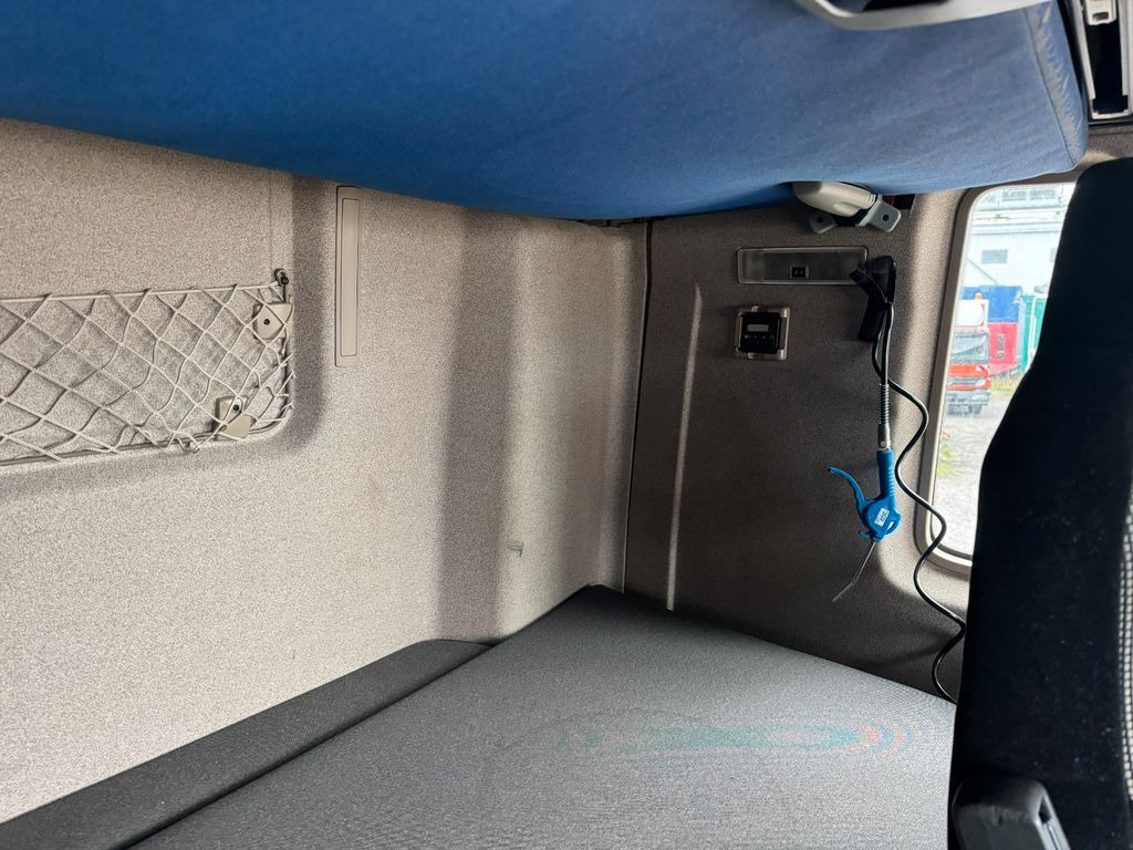 MAN 26.460 6X2 Retarder Klima Navigation guter Zust. MAN 26.460 6X2 Retarder Klima Navigation guter Zust. - Camion ampliroll: photos 5 MAN 26.460 6X2 Retarder Klima Navigation guter Zust. MAN 26.460 6X2 Retarder Klima Navigation guter Zust. - Camion ampliroll: photos 5