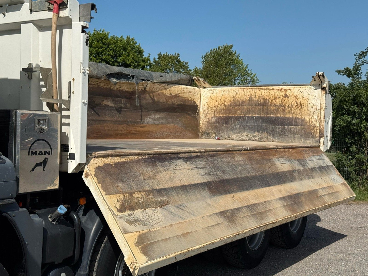 MAN 35.460 8x4 Meiller 3S. Kipper Bordmatik Retarder - Camion benne: photos 3 MAN 35.460 8x4 Meiller 3S. Kipper Bordmatik Retarder - Camion benne: photos 3