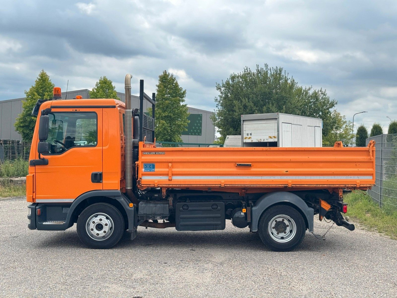 MAN 8.220 4x2 Meiller 3S. Kipper | Sperrdiff. | AHK - Camion benne: photos 3 MAN 8.220 4x2 Meiller 3S. Kipper | Sperrdiff. | AHK - Camion benne: photos 3