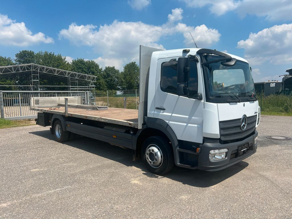 Mercedes-Benz 1221 4X2 offene Pritsche - Camion plateau: photos 1 Mercedes-Benz 1221 4X2 offene Pritsche - Camion plateau: photos 1