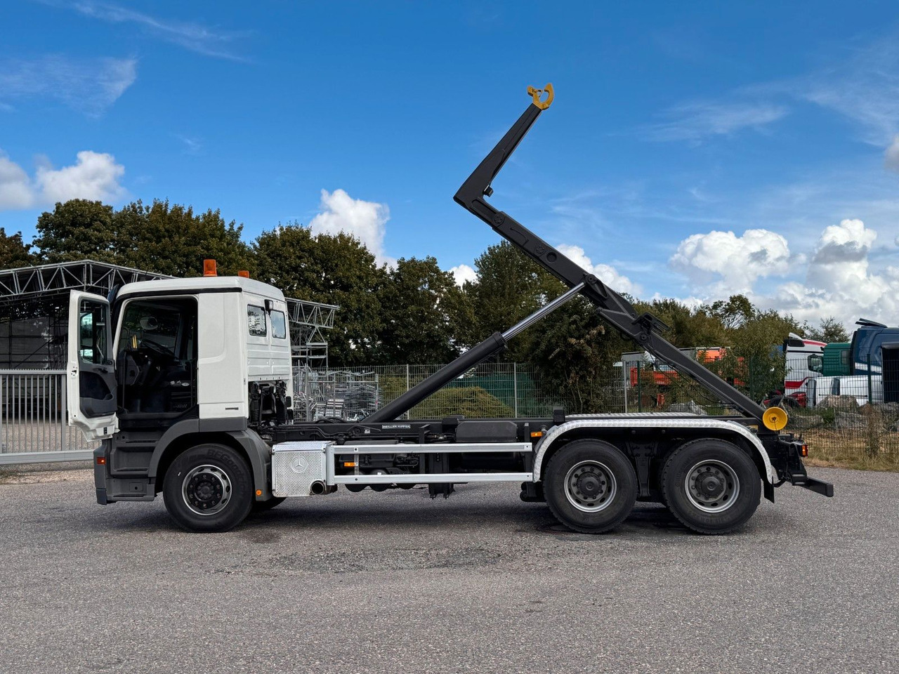 Crédit-bail de Mercedes-Benz 2641 6X4 Retarder Meiller mit Funk Top Zust Mercedes-Benz 2641 6X4 Retarder Meiller mit Funk Top Zust: photos 19 Crédit-bail de Mercedes-Benz 2641 6X4 Retarder Meiller mit Funk Top Zust Mercedes-Benz 2641 6X4 Retarder Meiller mit Funk Top Zust: photos 19