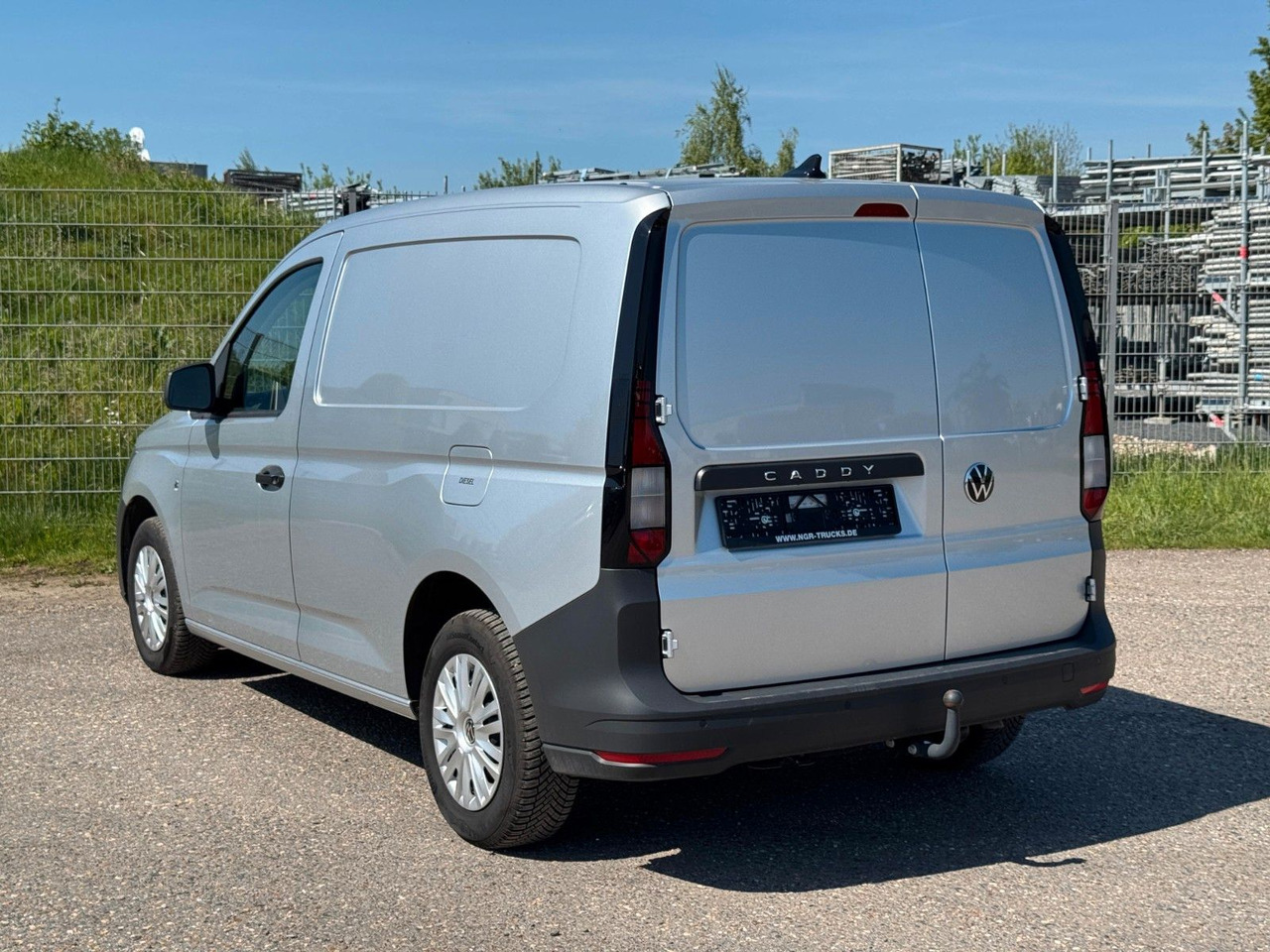 Volkswagen Caddy 4x2 | Klima | AHK | PDC | Spurhalteass. - Transport de personnes: photos 3 Volkswagen Caddy 4x2 | Klima | AHK | PDC | Spurhalteass. - Transport de personnes: photos 3