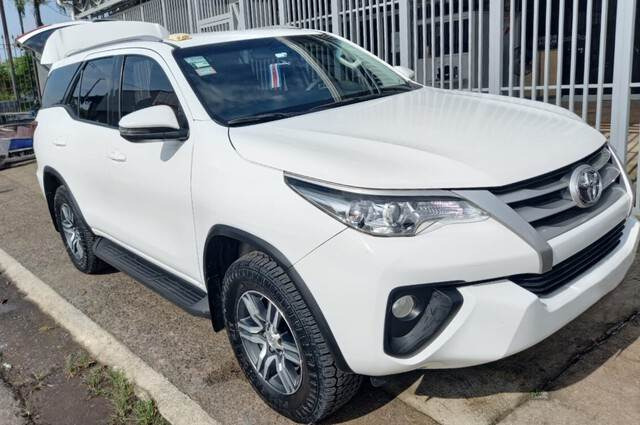 Toyota Fortuner - SUV: photos 4 Toyota Fortuner - SUV: photos 4