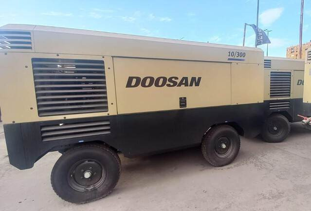 Doosan 10/300 - Compresseur d'air: photos 1 Doosan 10/300 - Compresseur d'air: photos 1