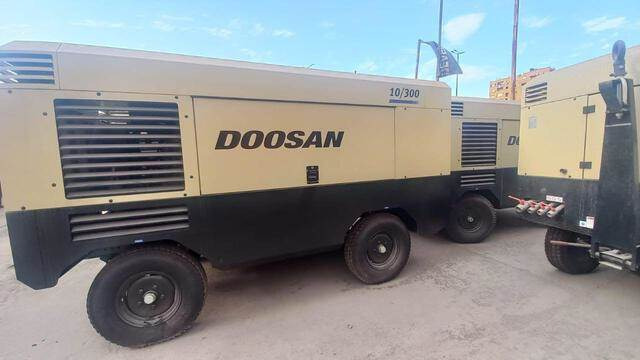 Doosan 10/300 - Compresseur d'air: photos 1 Doosan 10/300 - Compresseur d'air: photos 1