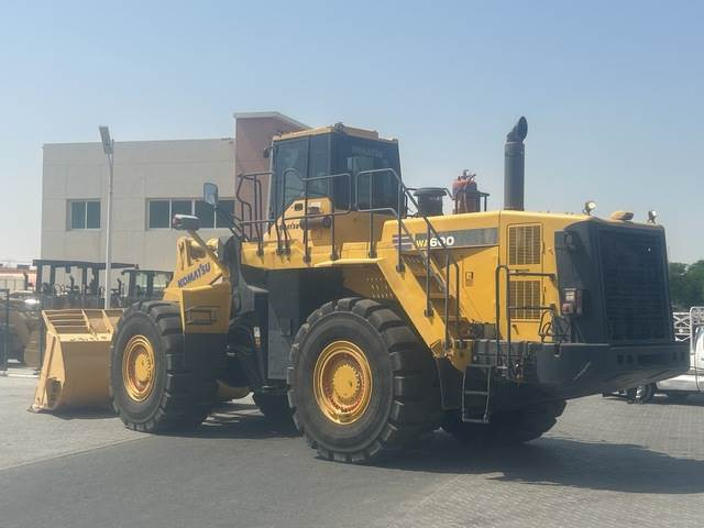 Komatsu WA600-6R - Chargeuse sur pneus: photos 2 Komatsu WA600-6R - Chargeuse sur pneus: photos 2