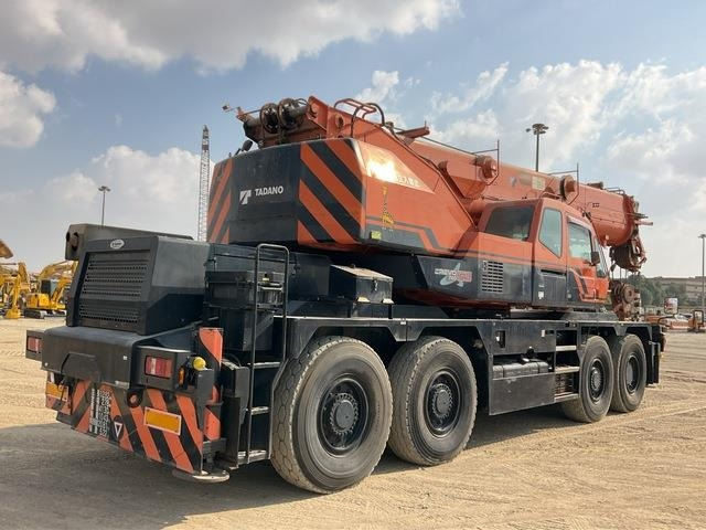 Tadano GR700N-2 - Grue automotrice lente: photos 2 Tadano GR700N-2 - Grue automotrice lente: photos 2