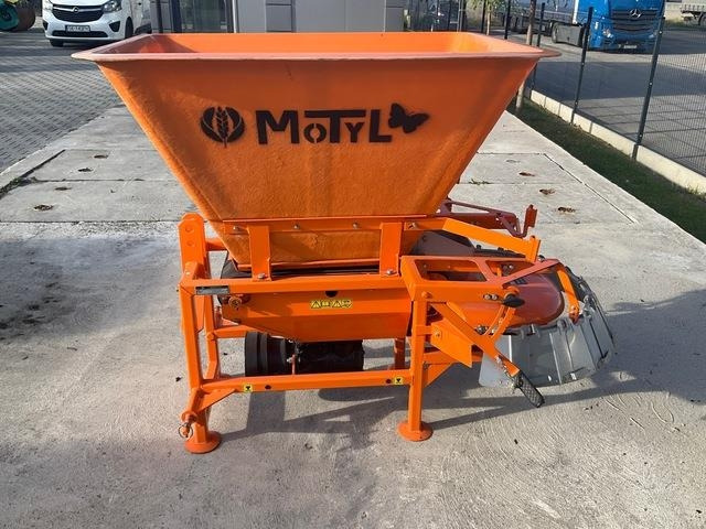 Motyl Symbol N031M - Epandeur de sable: photos 1 Motyl Symbol N031M - Epandeur de sable: photos 1