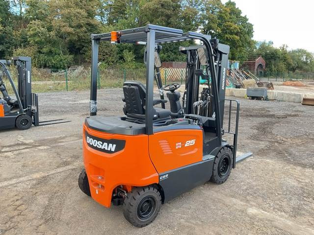 Doosan B25X-7 PLUS - Autre matériel: photos 3 Doosan B25X-7 PLUS - Autre matériel: photos 3