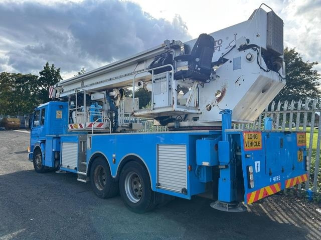 Scania P113ML - Camion avec nacelle: photos 2 Scania P113ML - Camion avec nacelle: photos 2