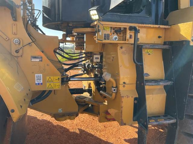 Chargeuse sur pneus CAT 972M XE: photos 9