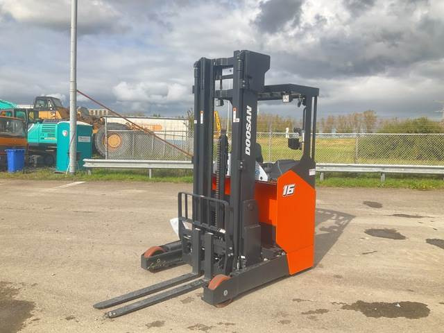 Doosan BR16JW-9 - Chariot à mât rétractable: photos 1 Doosan BR16JW-9 - Chariot à mât rétractable: photos 1