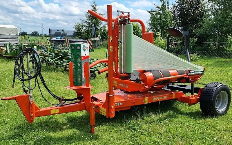 Kubota WR 1400 C - Enrubanneuse: photos 1 Kubota WR 1400 C - Enrubanneuse: photos 1