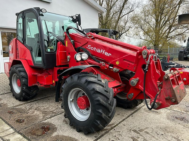 Schäffer 8090T Kabine Teleskopradlader Weidemann-HV - Chargeuse sur pneus télescopique: photos 3 Schäffer 8090T Kabine Teleskopradlader Weidemann-HV - Chargeuse sur pneus télescopique: photos 3